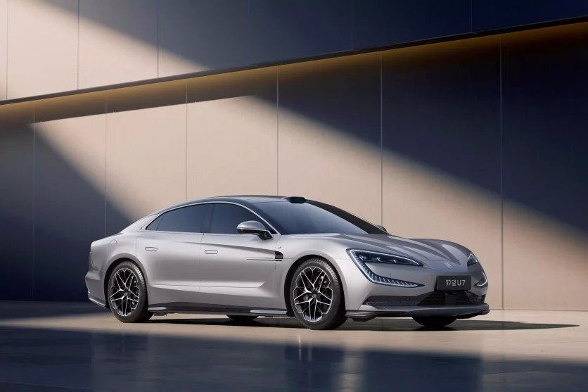 Yangwang U7 Sedan (Source: BYD)